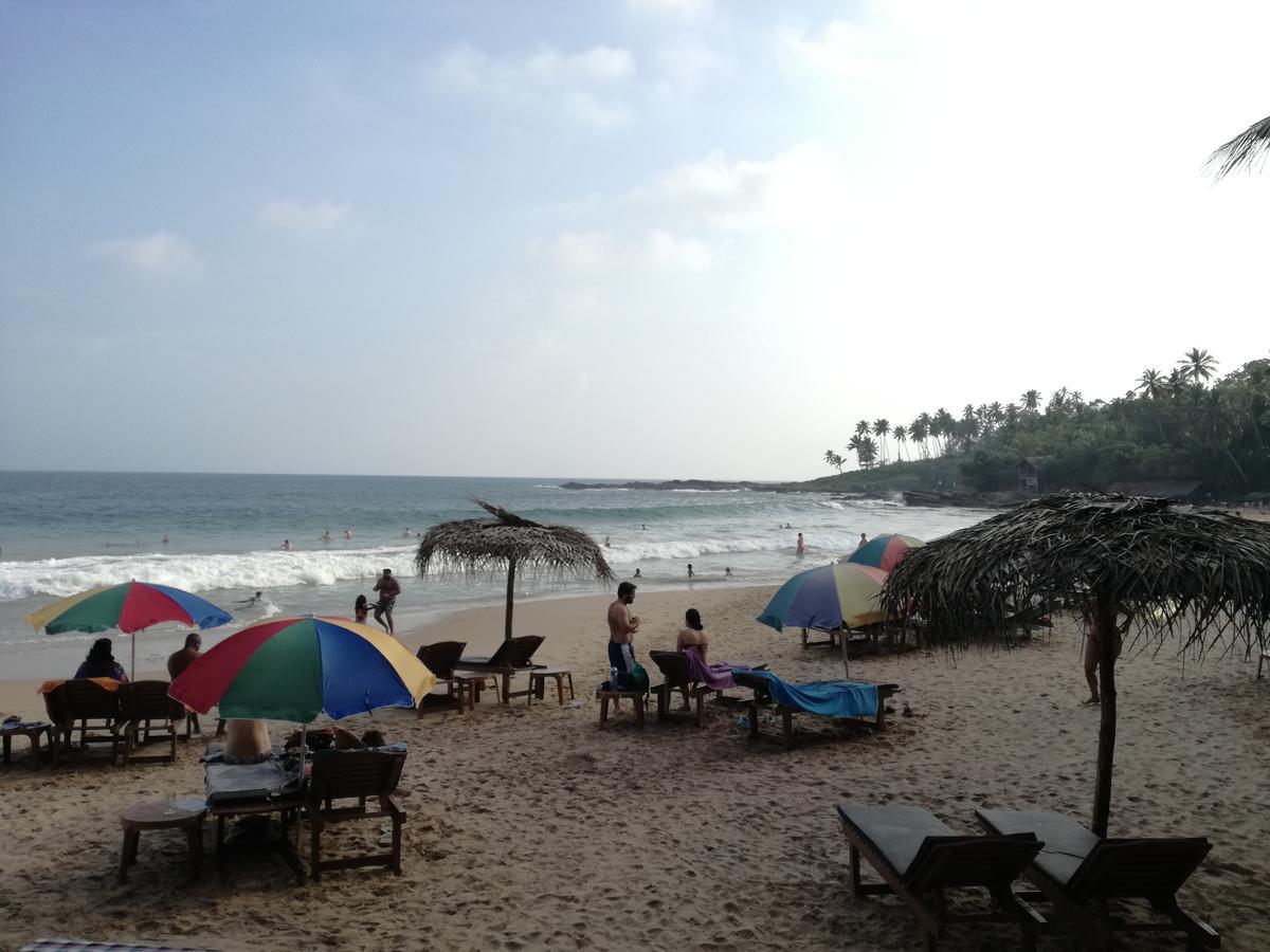 Отель Golden Beach Rest Тангалла Экстерьер фото